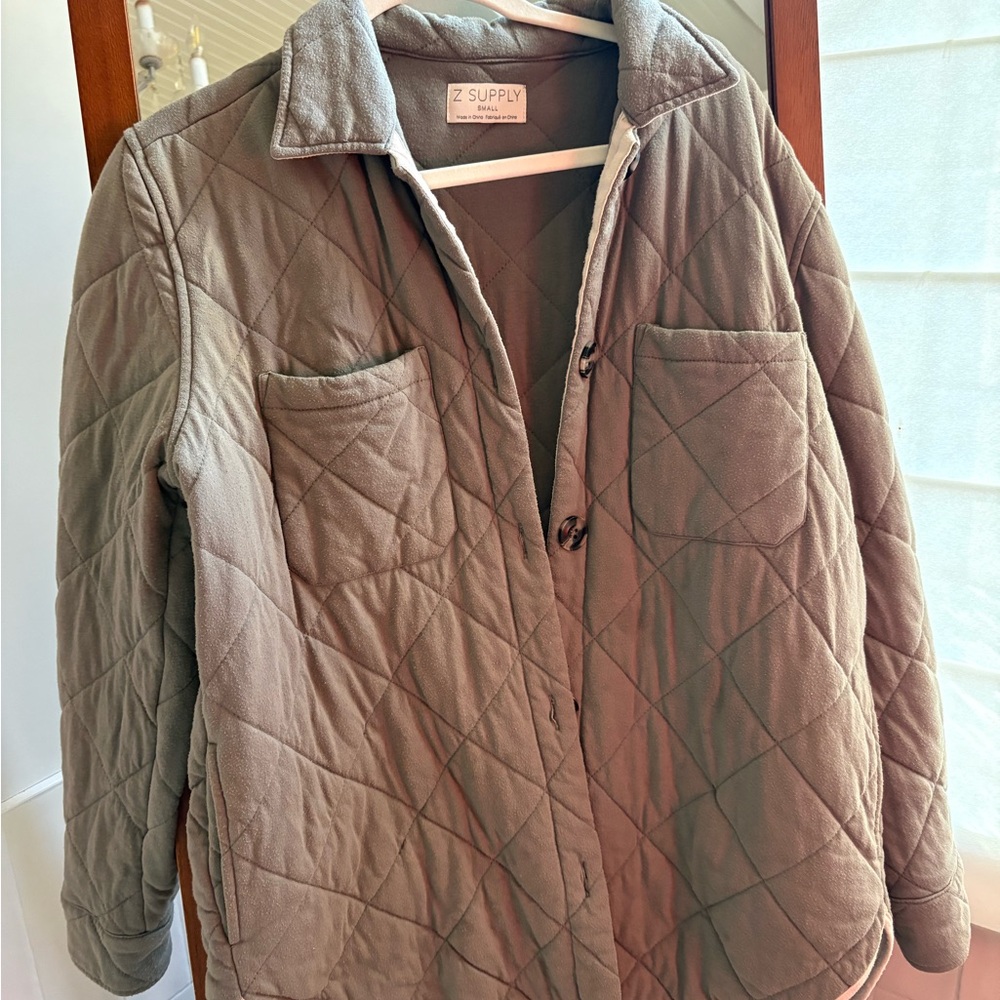 Z Supply Quilted Maya Jacket in Olive - Picture 2 of 4
